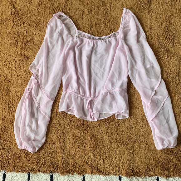 Guess Long Sleeve Huntley Tee in Lavender Hush Size Small - Picture 3 of 5